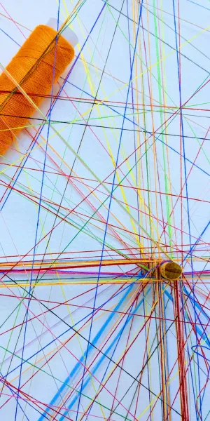 Interconnected coloured strings