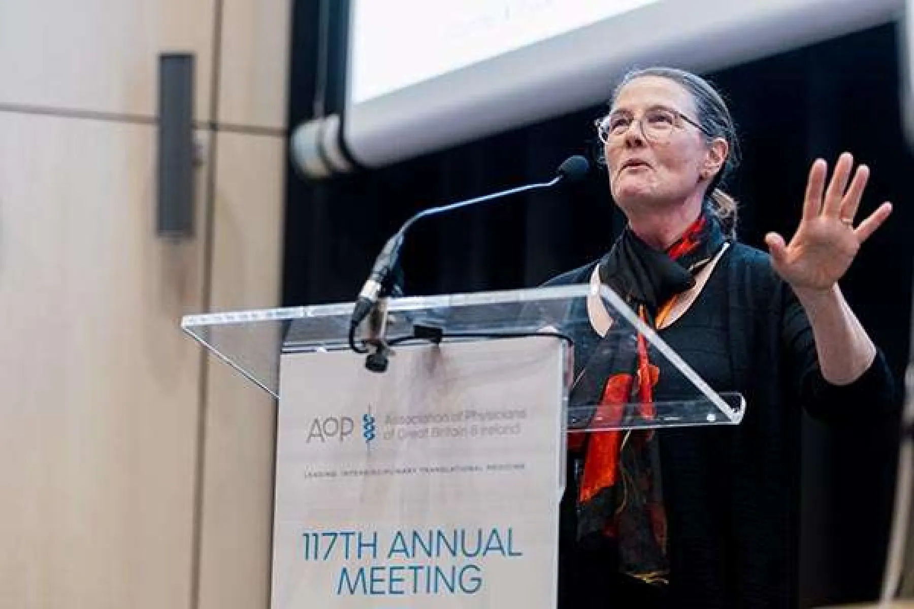 Sophie Hambleton photo